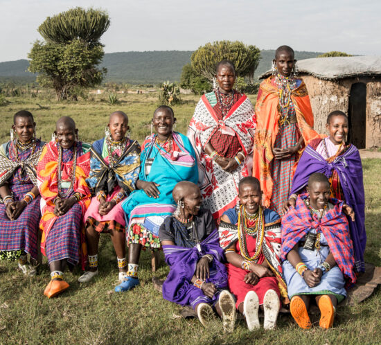 Die intuitive Baukultur der Masai Frauen